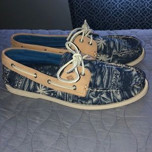 Sperry top sider floral print boat shoe.